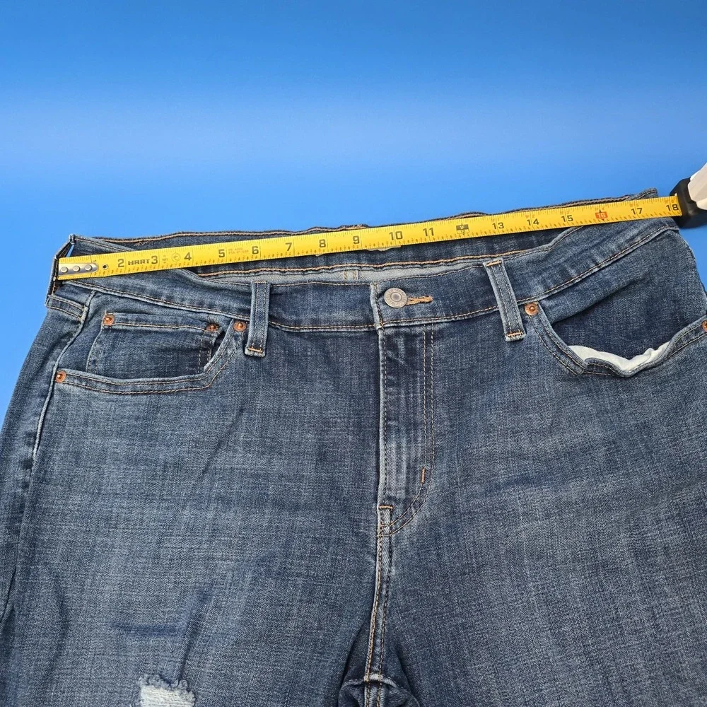 Levi's‎ Boyfriend Denim Blue Jeans Women's Size 32 X 27 Distressed